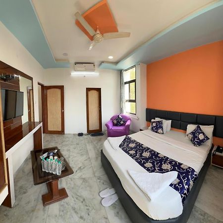 Hotel Indore Palace - Feel At Home Ширди Экстерьер фото