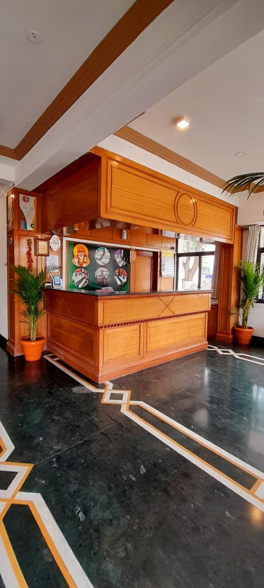 Hotel Indore Palace - Feel At Home Ширди Экстерьер фото