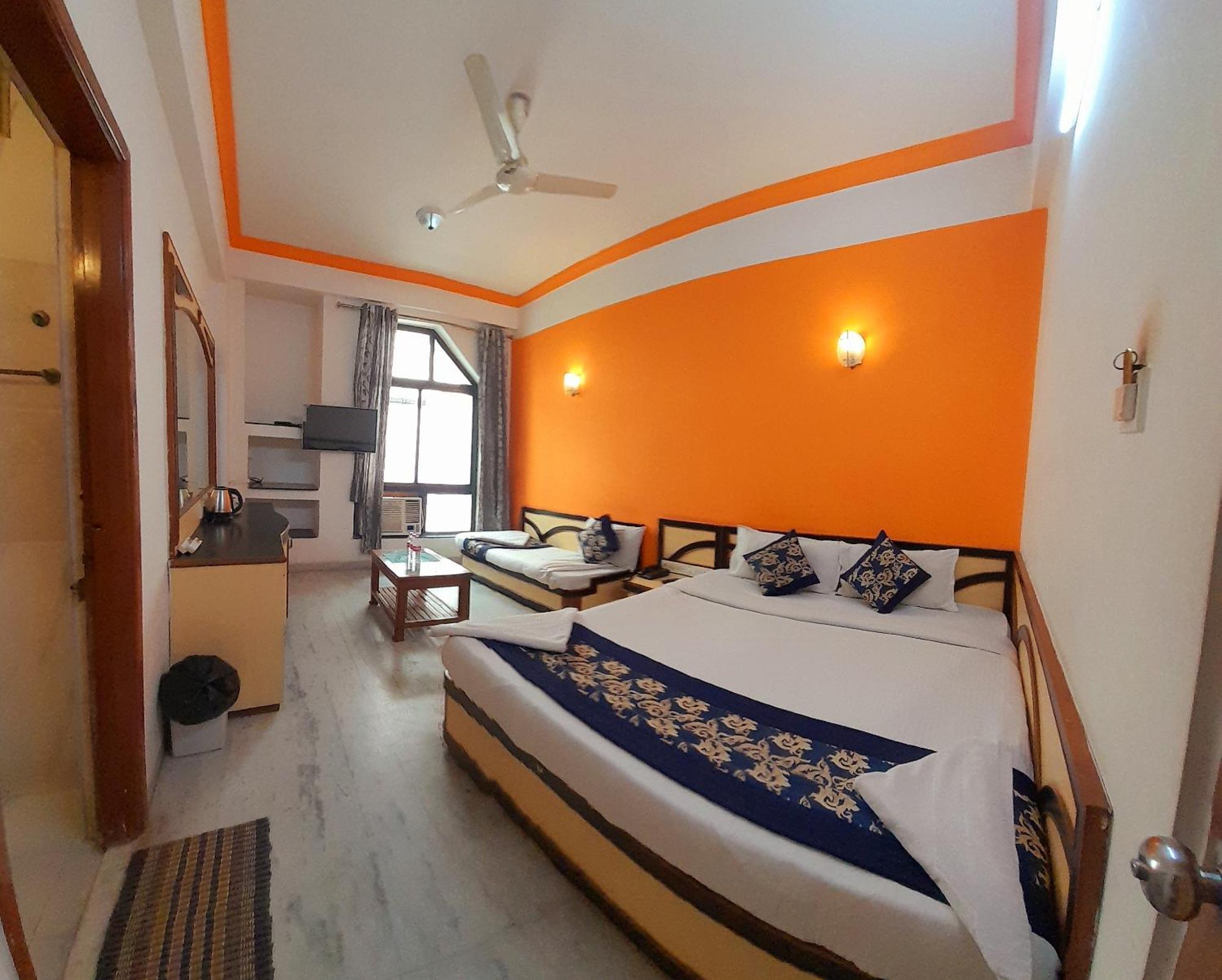 Hotel Indore Palace - Feel At Home Ширди Экстерьер фото