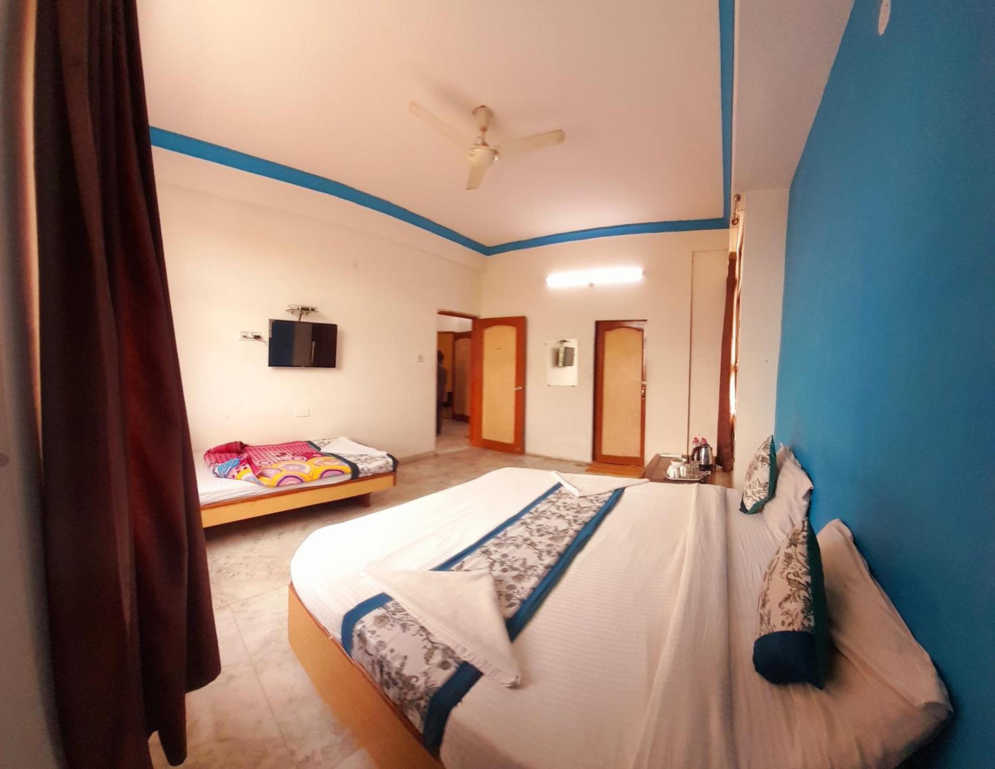 Hotel Indore Palace - Feel At Home Ширди Экстерьер фото