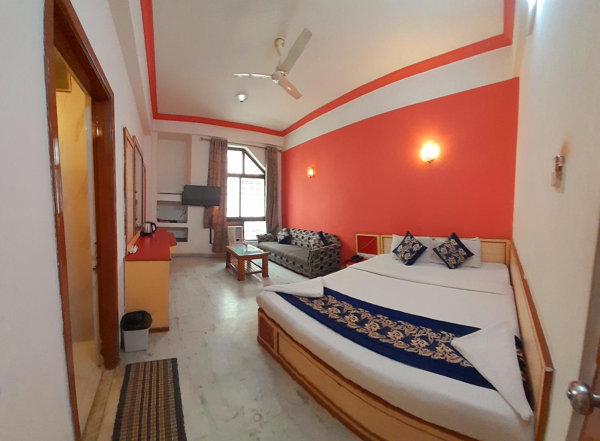 Hotel Indore Palace - Feel At Home Ширди Экстерьер фото