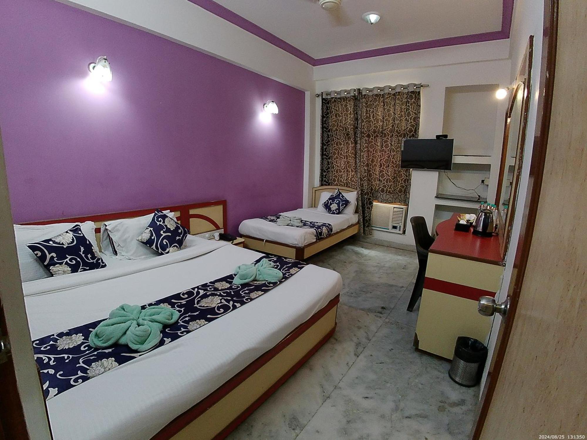 Hotel Indore Palace - Feel At Home Ширди Экстерьер фото