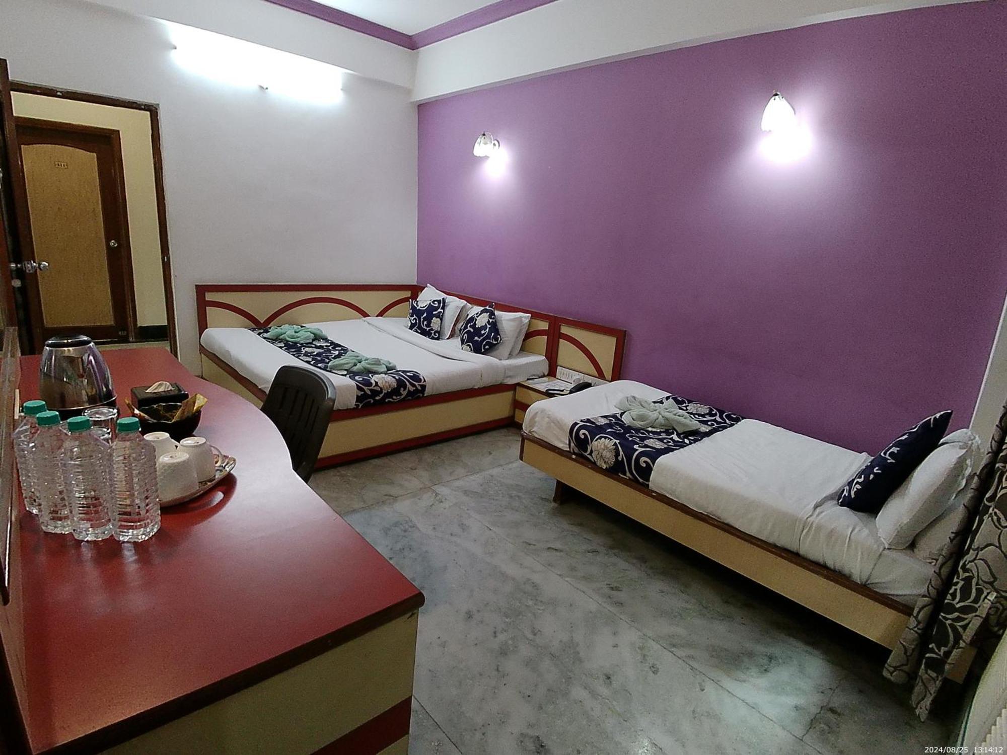 Hotel Indore Palace - Feel At Home Ширди Экстерьер фото