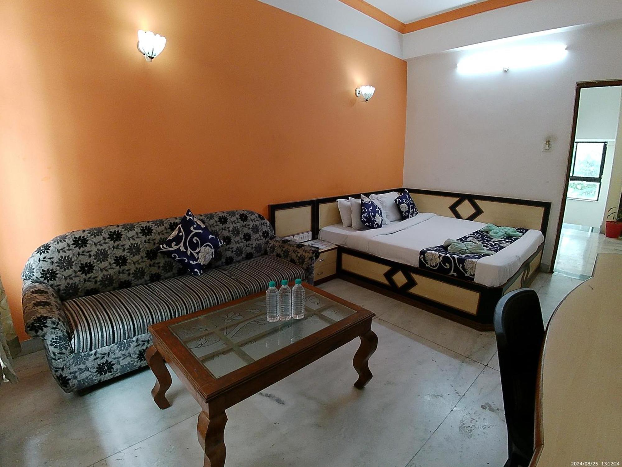 Hotel Indore Palace - Feel At Home Ширди Экстерьер фото