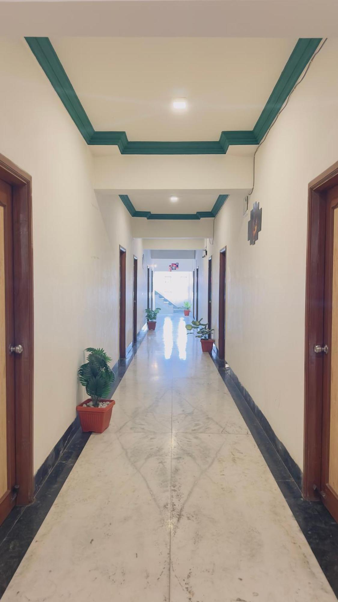 Hotel Indore Palace - Feel At Home Ширди Экстерьер фото