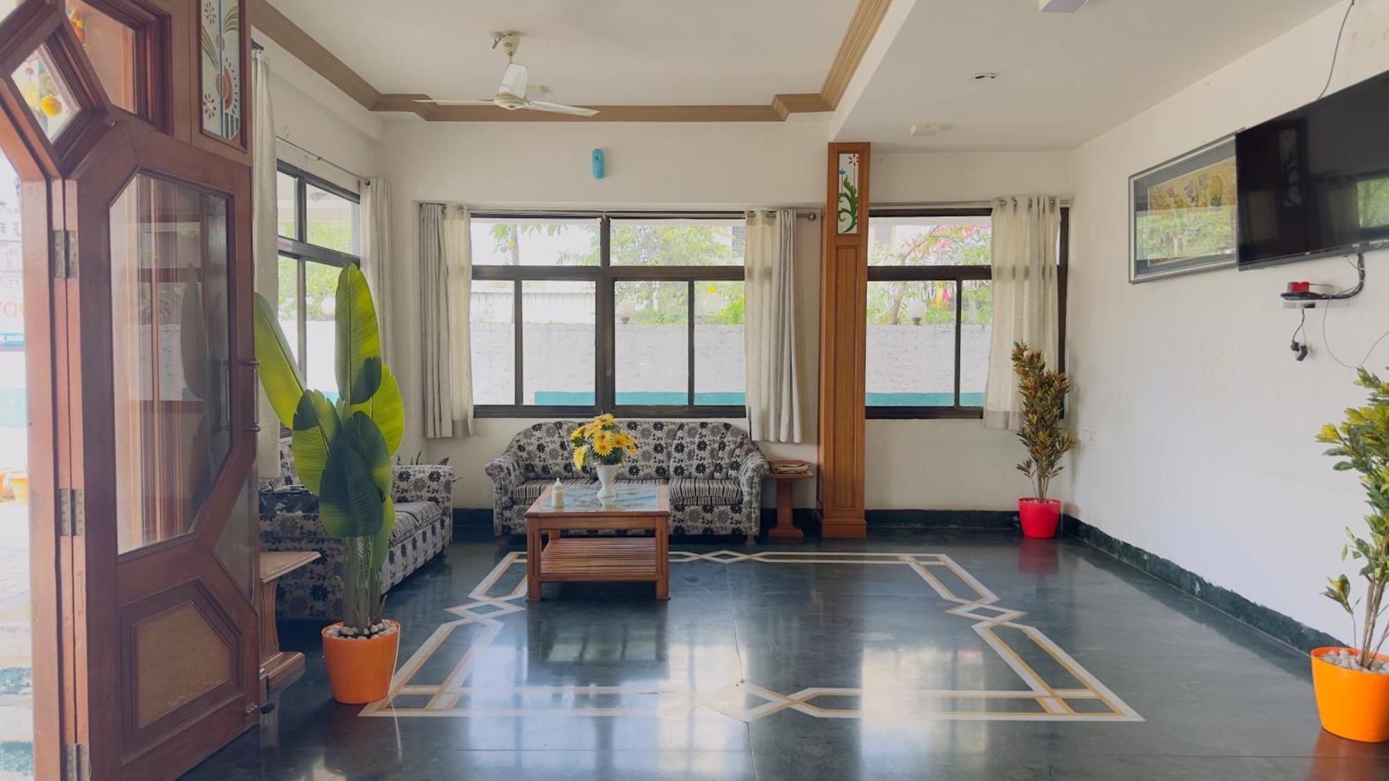 Hotel Indore Palace - Feel At Home Ширди Экстерьер фото