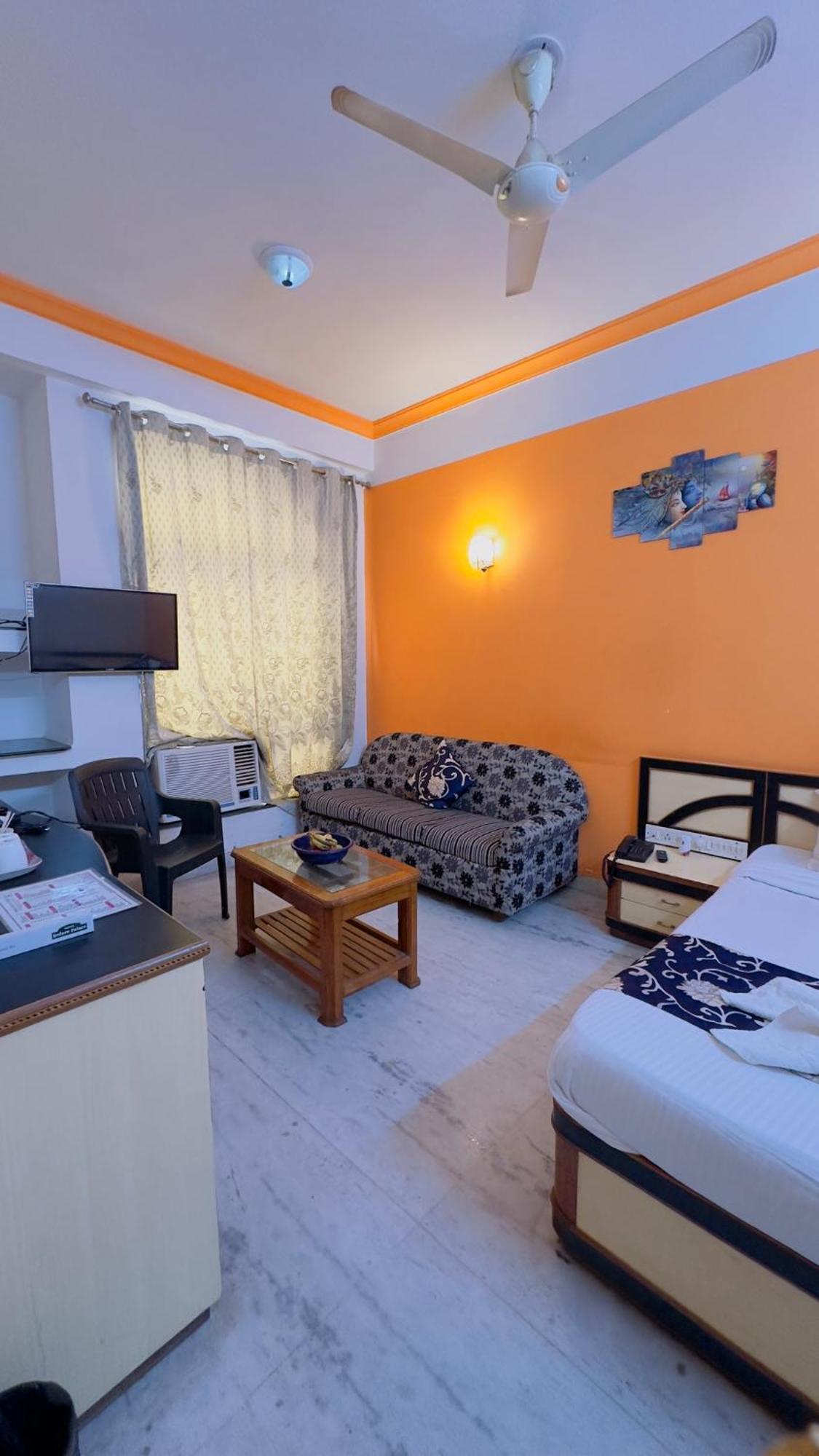 Hotel Indore Palace - Feel At Home Ширди Экстерьер фото