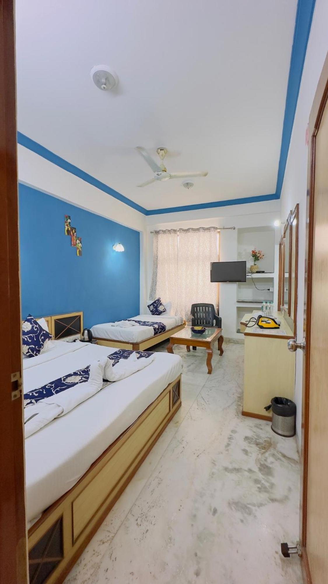 Hotel Indore Palace - Feel At Home Ширди Экстерьер фото