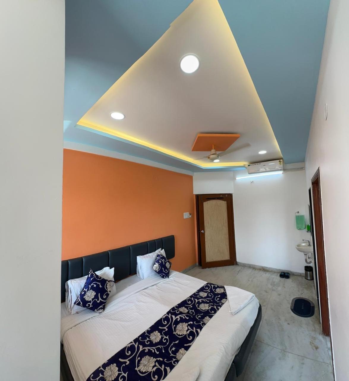 Hotel Indore Palace - Feel At Home Ширди Экстерьер фото